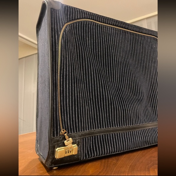 The French Company 1970s Vintage Luxury Luggage - Picture 2 of 16